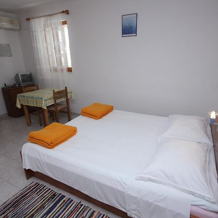 Apartments By The Sea Vis - 2470 Quarto foto